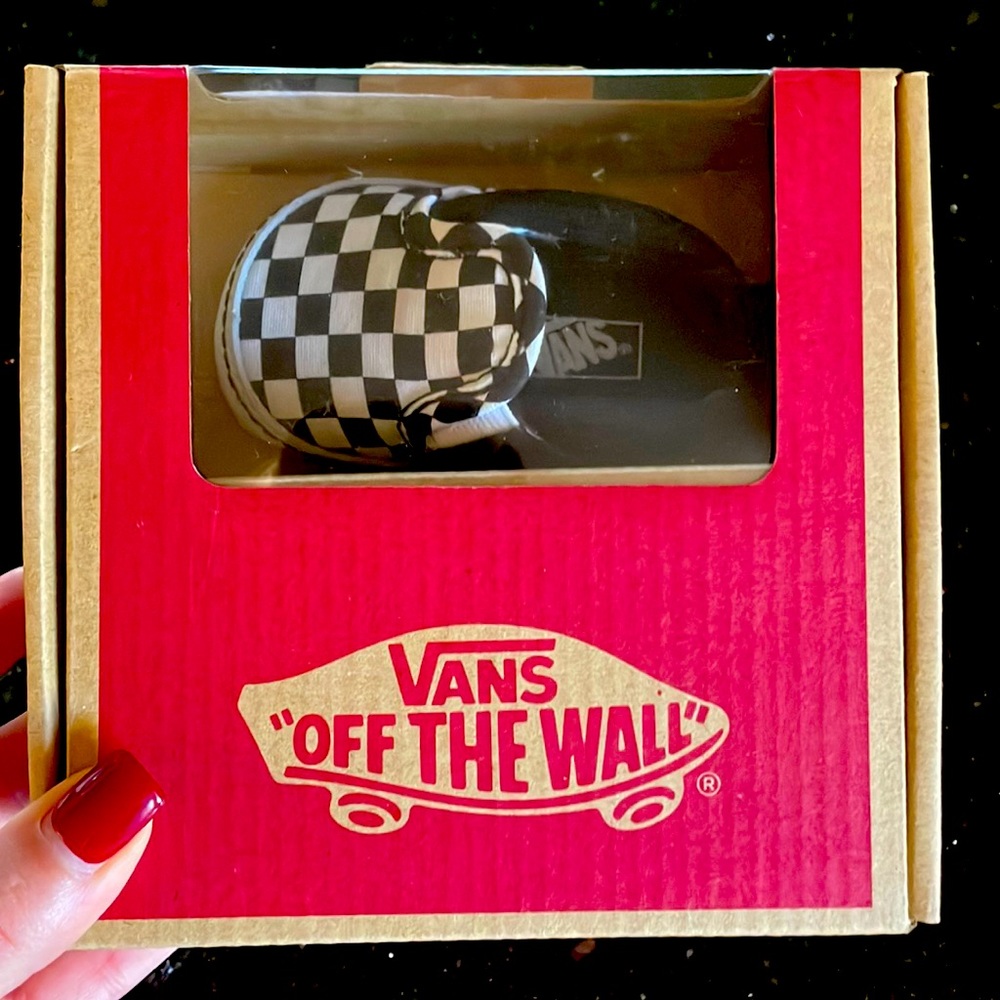 Newborn Vans checkered shoes 👞 size 1